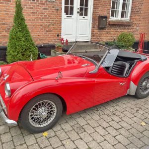 CaeBeat Chasing Cars Triumph TR3 A skrå front